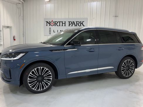 New 2025 Lincoln Aviator Black Label image 5