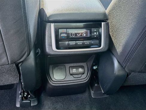 Used 2019 Subaru Ascent Premium AWD/4WD image 26