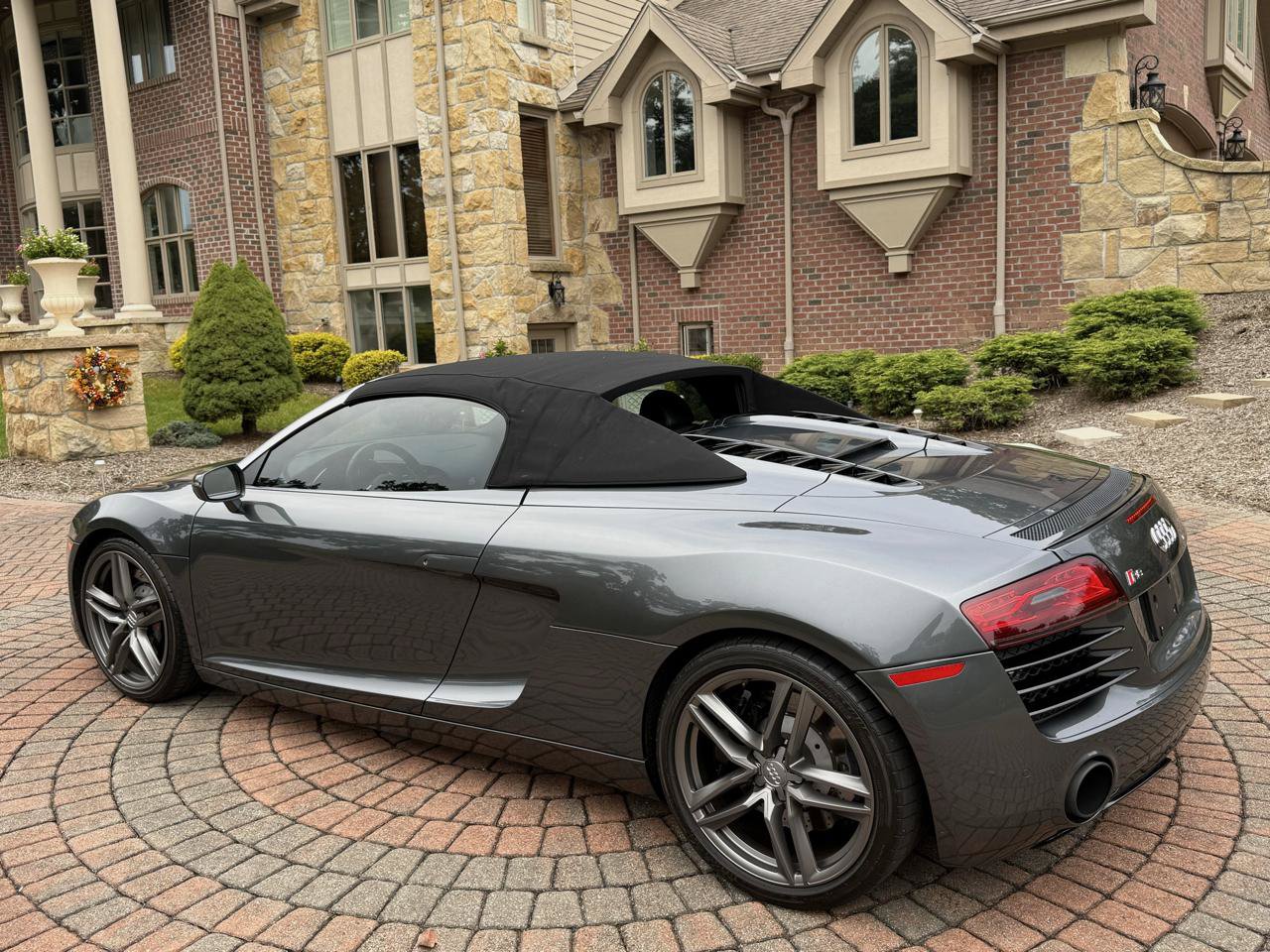 Used 2015 Audi R8 V8 w/ Full Leather Package AWD/4WD image 11