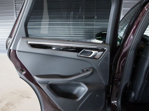 Used 2025 Porsche Macan Turbo image 26