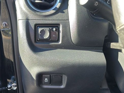 Used 2015 Nissan Versa Note SV image 15