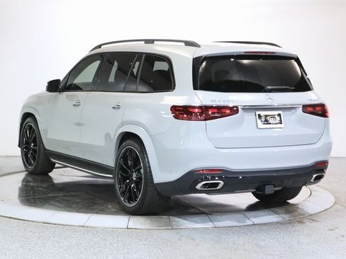 Used 2024 Mercedes-Benz GLS 580 4MATIC image 2