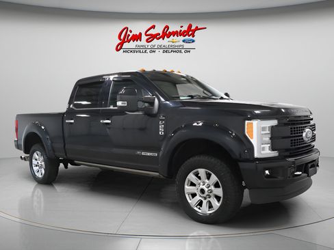 Used 2017 Ford F250 Platinum w/ Platinum Ultimate Package AWD/4WD image 2