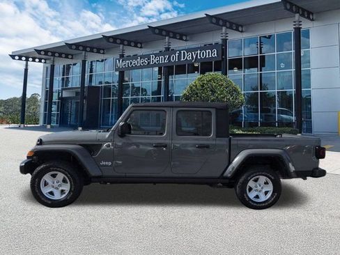 Used 2022 Jeep Gladiator Sport AWD/4WD image 7