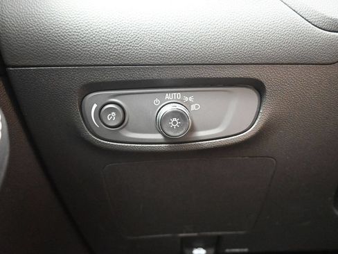 Used 2025 Buick Encore GX Preferred AWD/4WD image 18