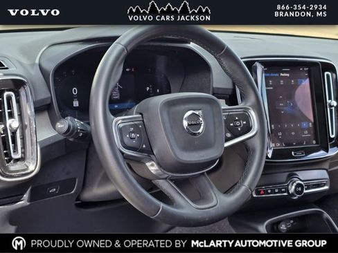Used 2024 Volvo XC40 B5 Plus image 23