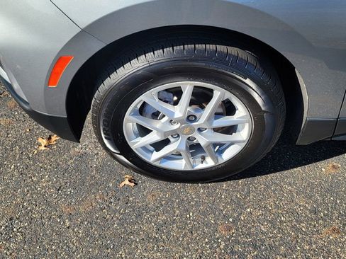 Used 2023 Chevrolet Equinox LT w/ Driver Convenience Package image 6