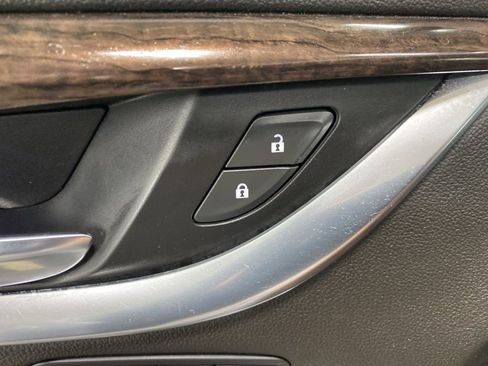 Used 2021 Buick Enclave Avenir w/ Avenir Technology Package image 38