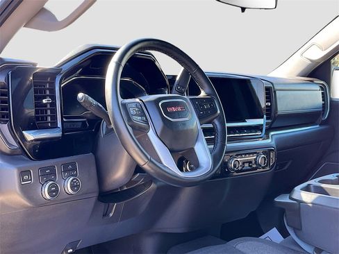 Used 2025 GMC Sierra 1500 Elevation image 9