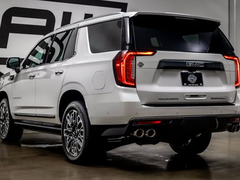 Used 2023 GMC Yukon Denali Ultimate AWD/4WD image 31