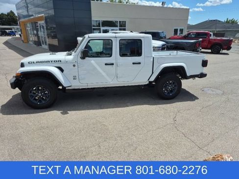New 2026 Jeep Gladiator Sport AWD/4WD image 3