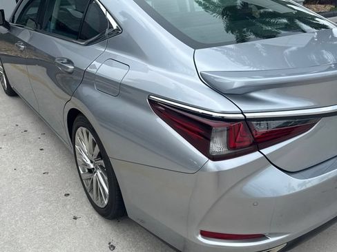Used 2022 Lexus ES 350 Ultra Luxury w/ Accessory Package 2 FWD image 12