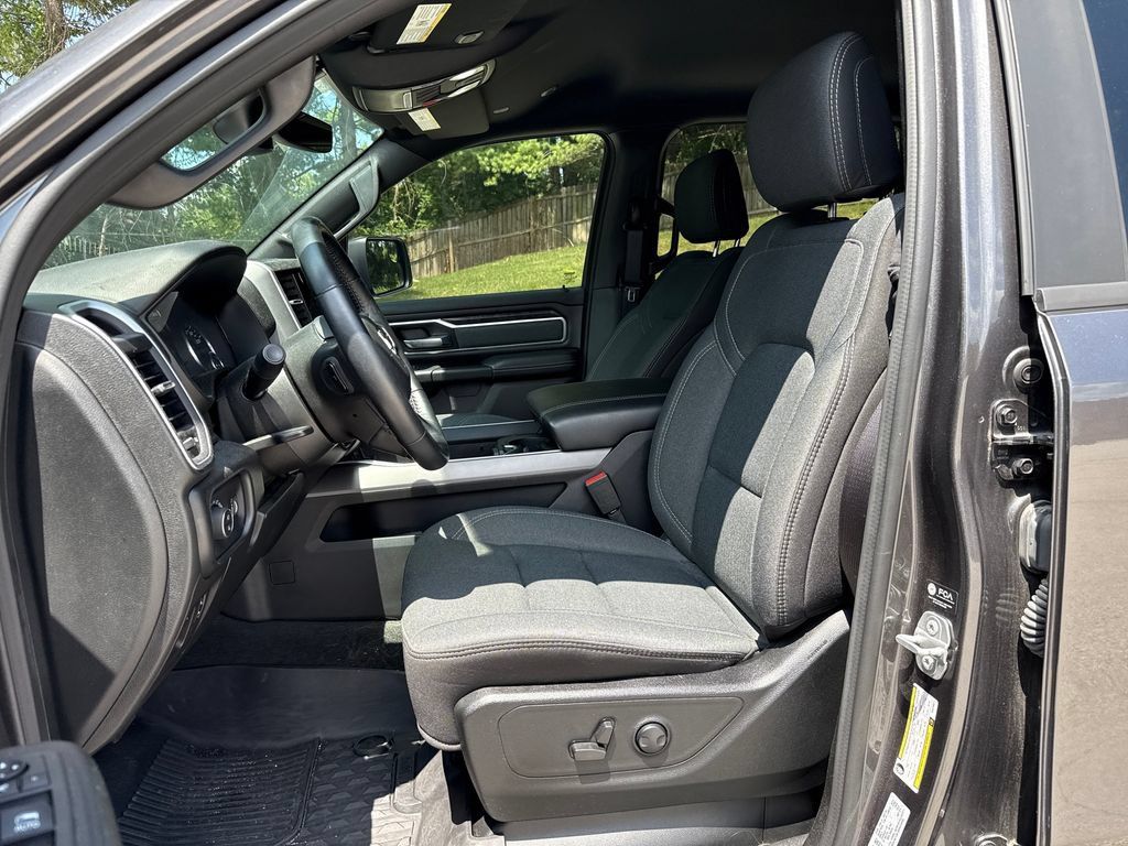 Used 2022 RAM 1500 Big Horn AWD/4WD image 11