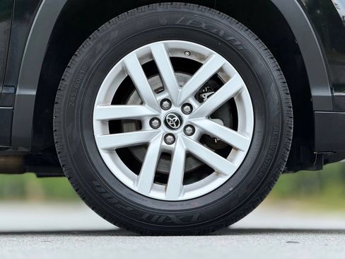 Used 2016 Toyota Highlander LE FWD image 21