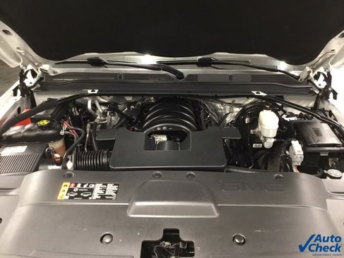 Used 2017 GMC Yukon SLT image 44