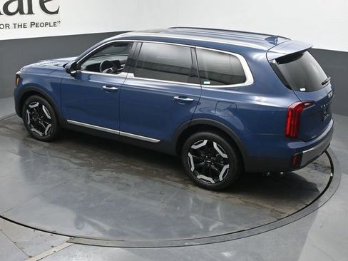 Used 2025 Kia Telluride S FWD image 44