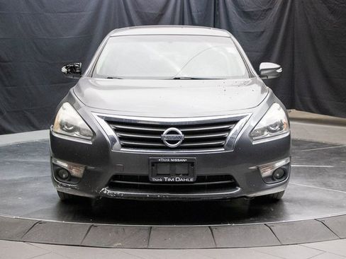 Used 2015 Nissan Altima 2.5 SV w/ Convenience Package image 4