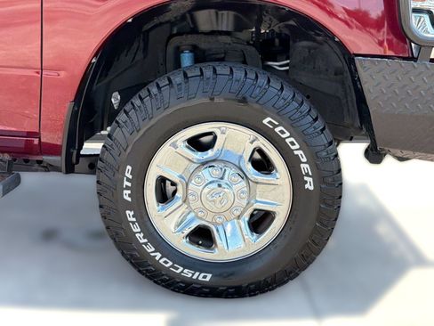 Used 2024 RAM 2500 Tradesman w/ Chrome Appearance Group AWD/4WD image 13