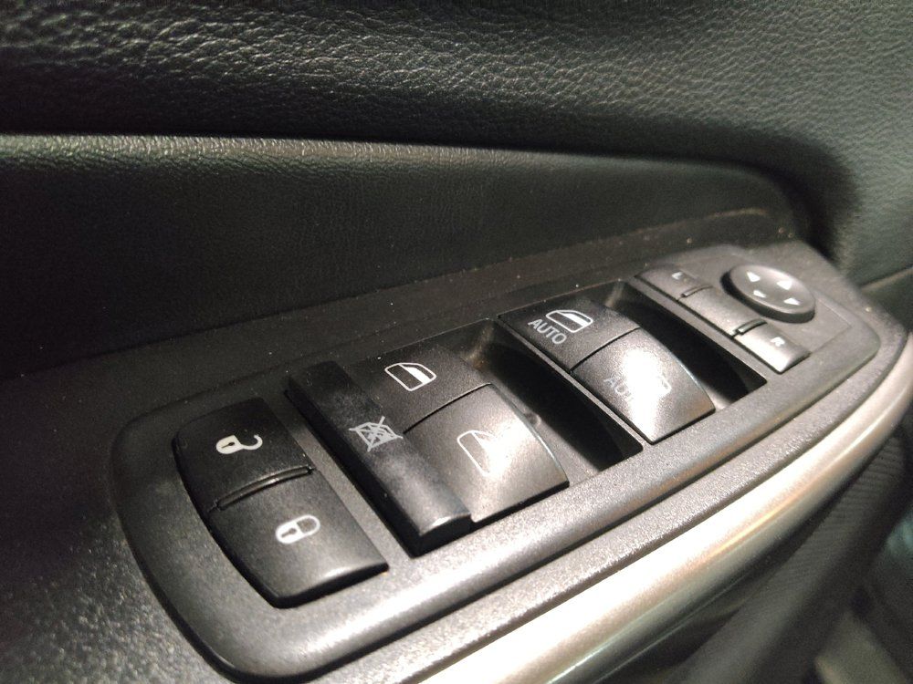 Used 2020 Jeep Cherokee Latitude Plus FWD image 27