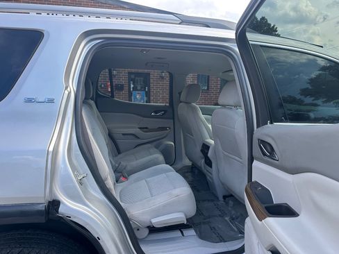 Used 2018 GMC Acadia SLE FWD image 14