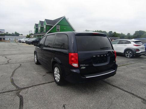 Used 2016 Dodge Grand Caravan SE w/ Quick Order Package 29E SE FWD image 5