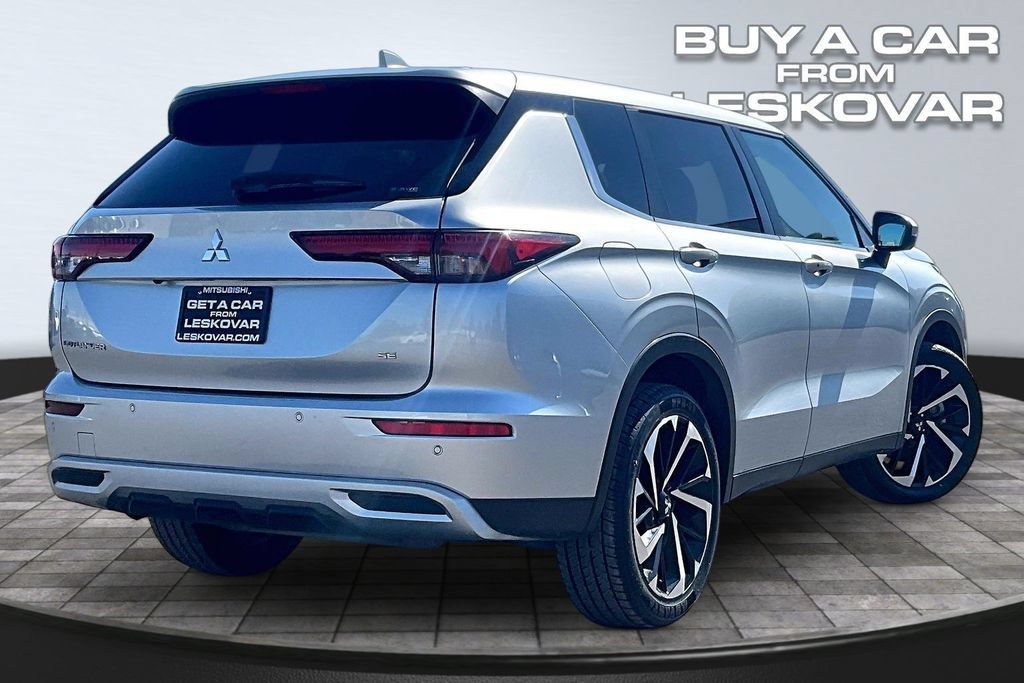 Used 2024 Mitsubishi Outlander SE AWD/4WD image 13