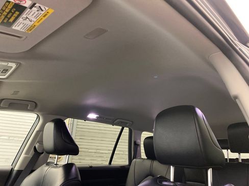 Used 2025 Toyota Grand Highlander AWD image 17