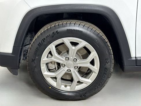 Used 2024 Jeep Compass Latitude AWD/4WD image 28