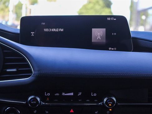 New 2026 MAZDA MAZDA3 Hatchback w/Premium Plus Pkg image 16