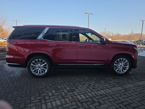 Used 2024 Cadillac Escalade Premium Luxury w/ Performance Package image 6