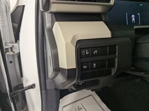 Used 2024 Toyota Tacoma TRD Off-Road image 17