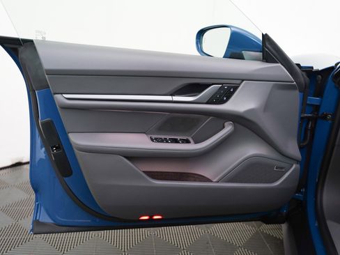 New 2026 Porsche Taycan image 21