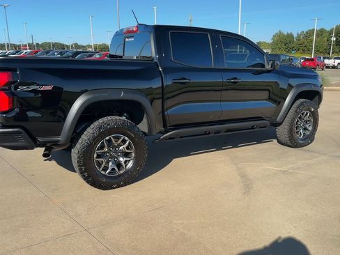 Used 2024 Chevrolet Colorado ZR2 w/ Technology Package image 8