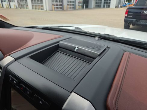 Used 2019 Ford F150 Platinum w/ Equipment Group 701A Luxury AWD/4WD image 41