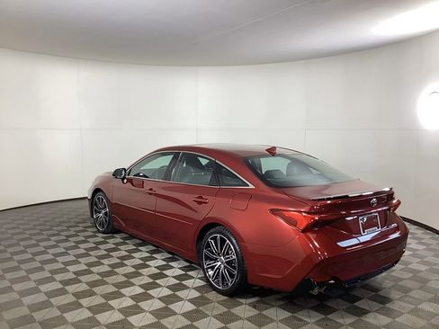 Used 2021 Toyota Avalon Touring image 5