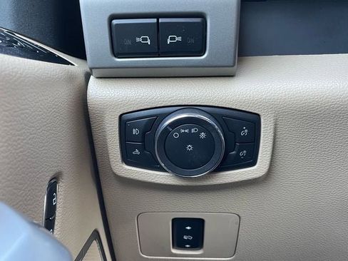Used 2018 Ford F250 Lariat w/ Chrome Package image 30