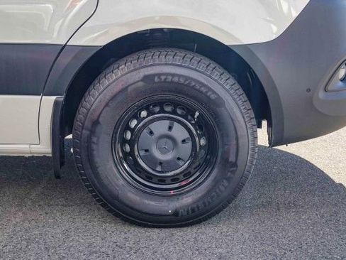 New 2025 Mercedes-Benz Sprinter 2500 image 9