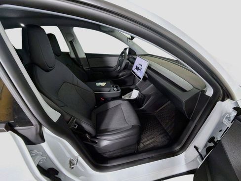 Used 2026 Tesla Model Y Long Range RWD image 25