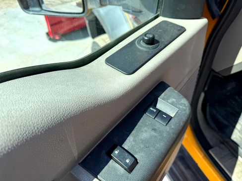 Used 2010 Ford F450 4x4 Regular Cab Super Duty image 33