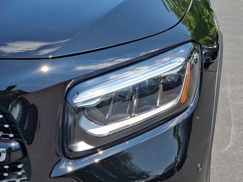 Used 2026 Mercedes-Benz GLB 250 4MATIC image 9