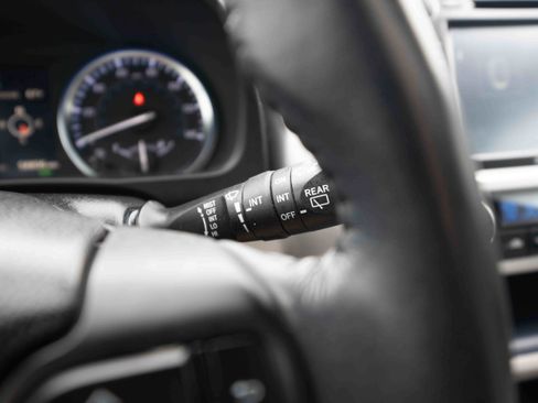 Used 2018 Toyota Highlander XLE image 14