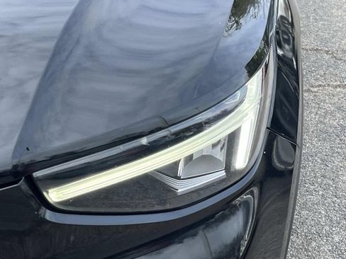 Used 2023 Volvo XC40 B4 Plus w/ Driver Assist Package image 9