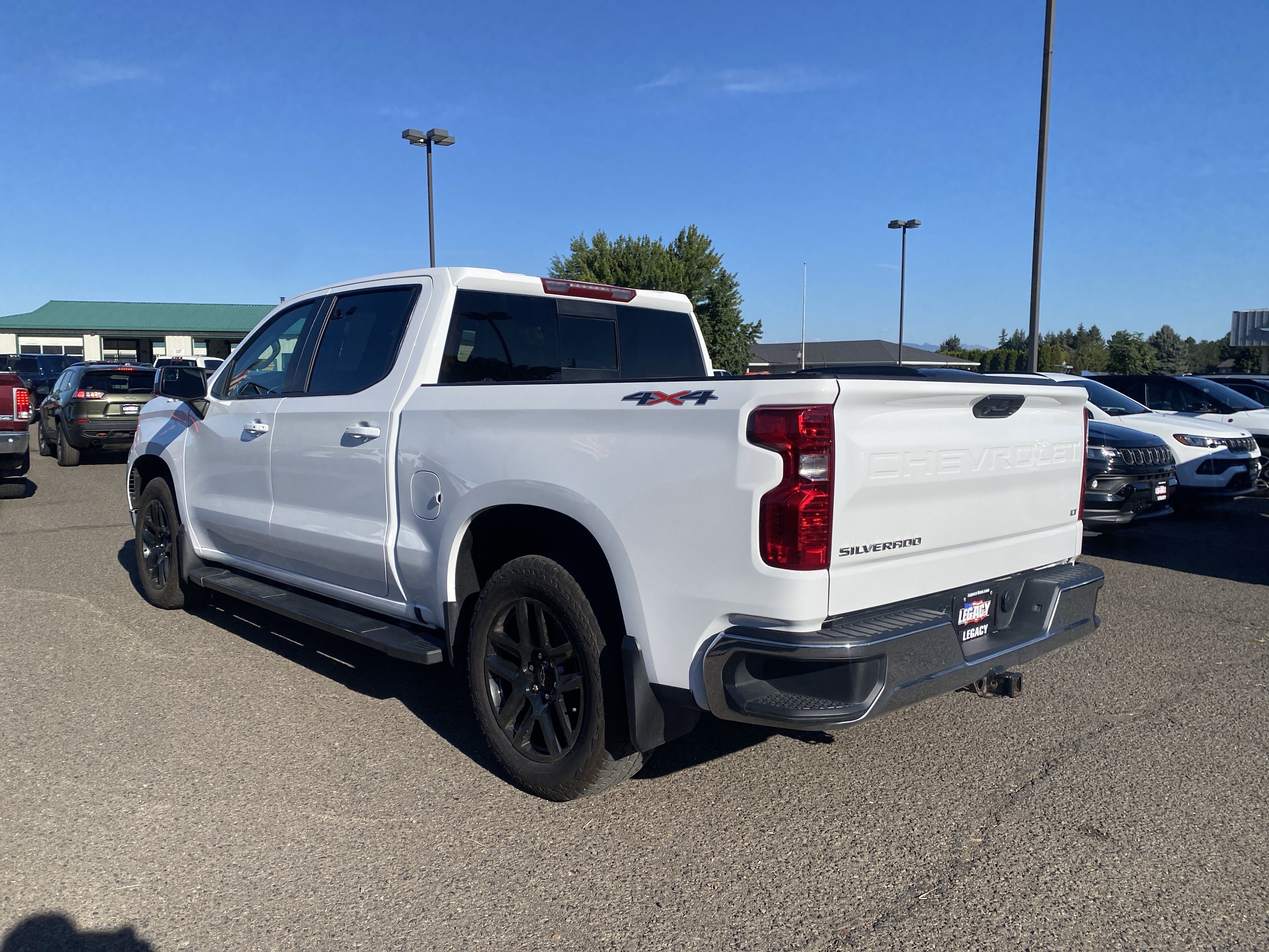Used 2024 Chevrolet Silverado 1500 LT w/ Convenience Package II AWD/4WD image 5
