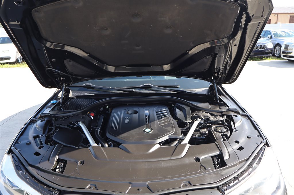 Used 2019 BMW 740i w/ Executive Package RWD image 41