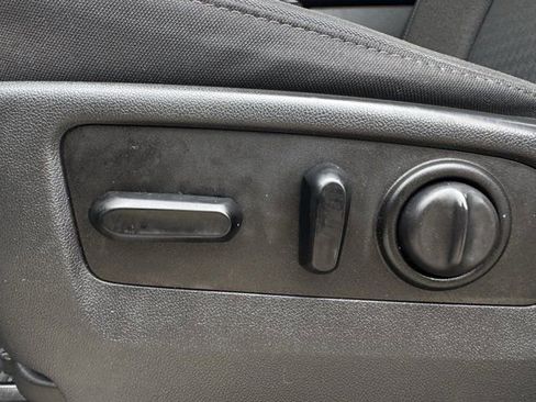 Used 2021 Chevrolet Silverado 1500 LT image 25