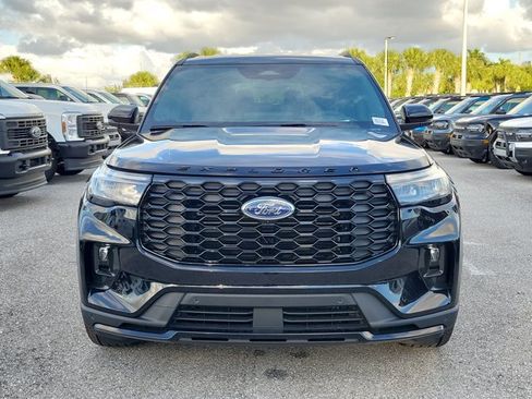 New 2026 Ford Explorer ST-Line w/ ST-Line Street Pack RWD image 2