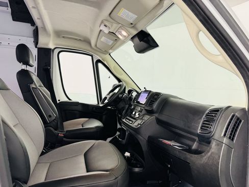 Used 2026 RAM ProMaster 2500 w/ Convenience Group FWD image 24