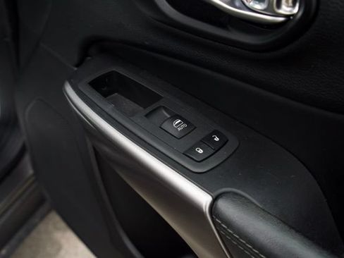 Used 2022 Jeep Cherokee Limited AWD/4WD image 30
