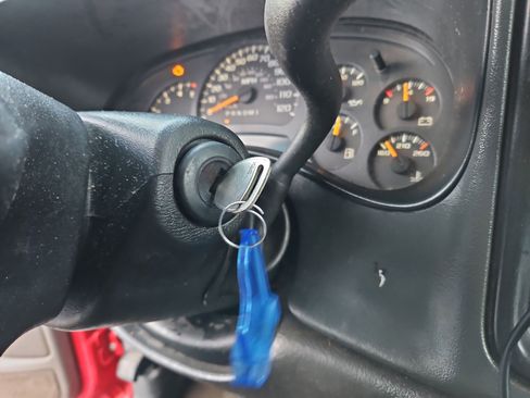 Used 2006 Chevrolet Silverado 2500 LT w/ Onstar Plus Package image 21