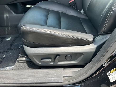 Used 2023 Nissan Rogue SL w/ SL Premium Package FWD image 17